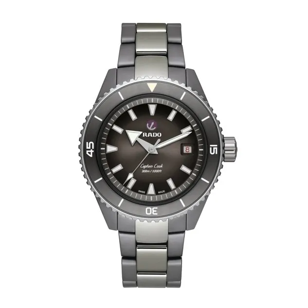 Rado Captain Cook High-Tech Ceramic Diver รุ่น R32144102 นาฬิกาดำน้ำหน้าตรงสีเทาพร้อมสายเซรามิก