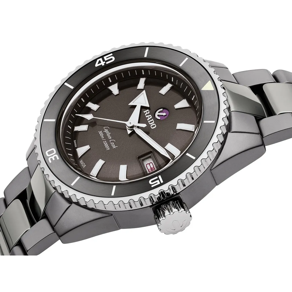Rado Captain Cook High-Tech Ceramic Diver รุ่น R32144102 ดีไซน์คลาสสิก