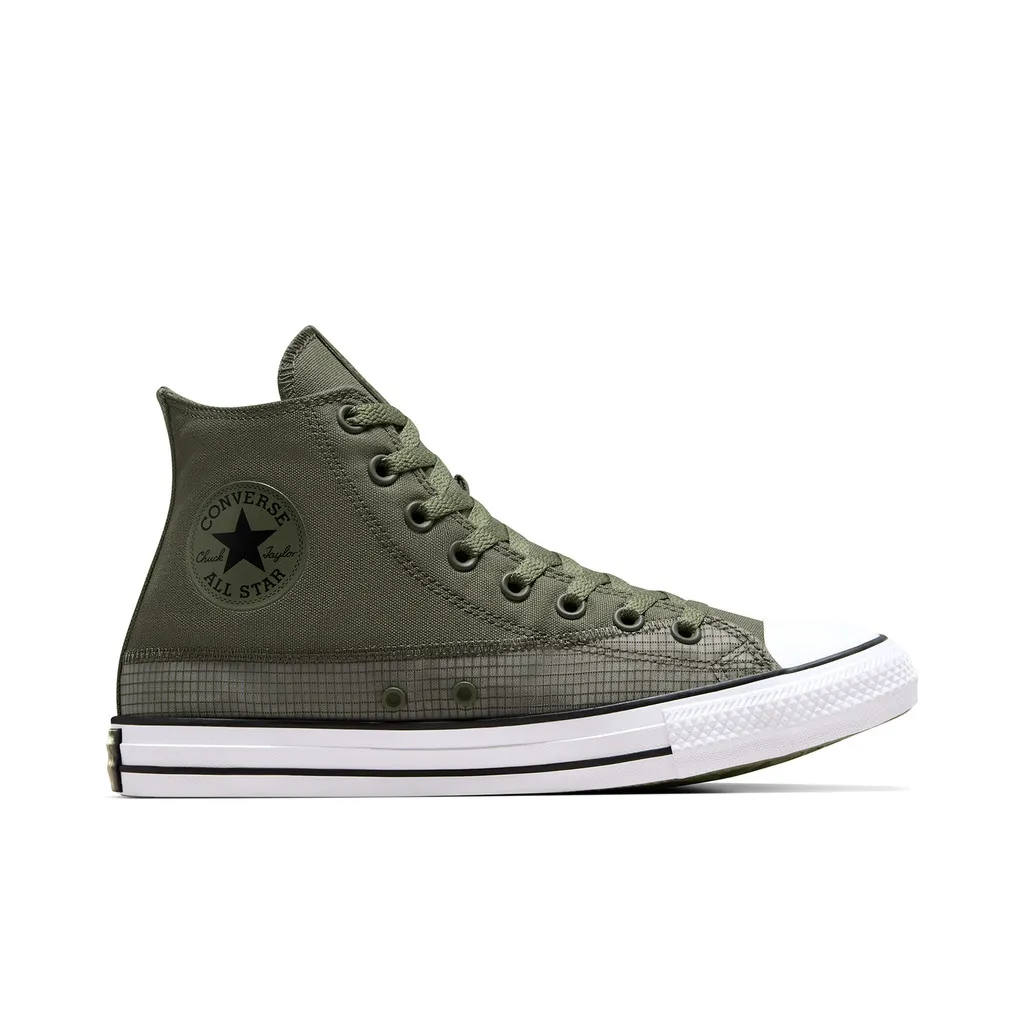 รองเท้าผ้าใบหุ้มข้อ Converse CTAS Future Utility Hi สีกากีพร้อมลายตารางบนตัวรองเท้าและพื้นรองเท้าสีขาว