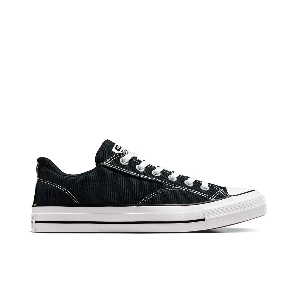 Converse CTAS Malden Street OX สีดำ รองเท้าผ้าใบหุ้มข้อต่ำ พื้นหนา มีเชือกผูกสีขาวตัดกับตัวรองเท้า