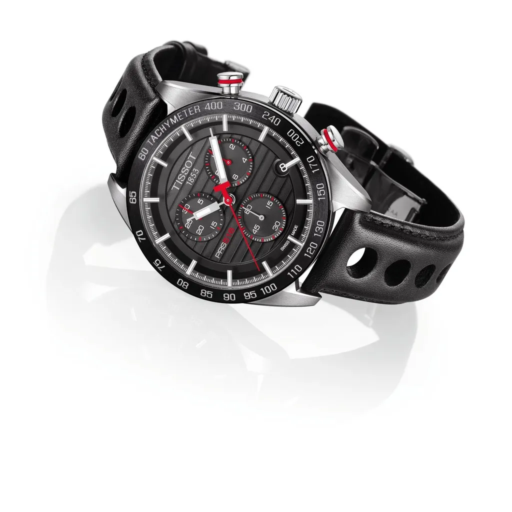 นาฬิกา Tissot PRS 516 Chronograph หน้าปัดดำ สายหนังดำ ในมุมเฉียง
