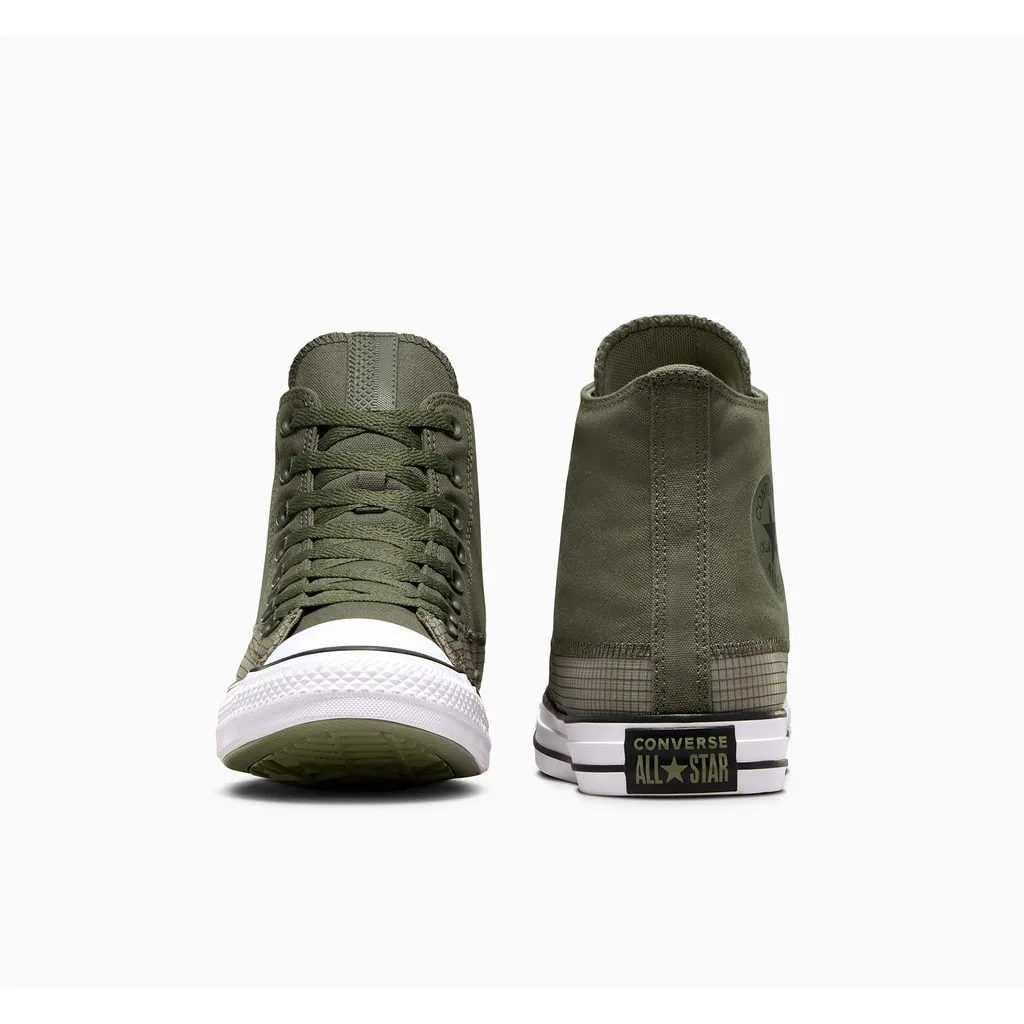 รองเท้าผ้าใบหุ้มข้อสีกากี แสดงมุมด้านหน้าและด้านหลังคู่กัน พร้อมโลโก้ All Star ที่ส้นเท้า