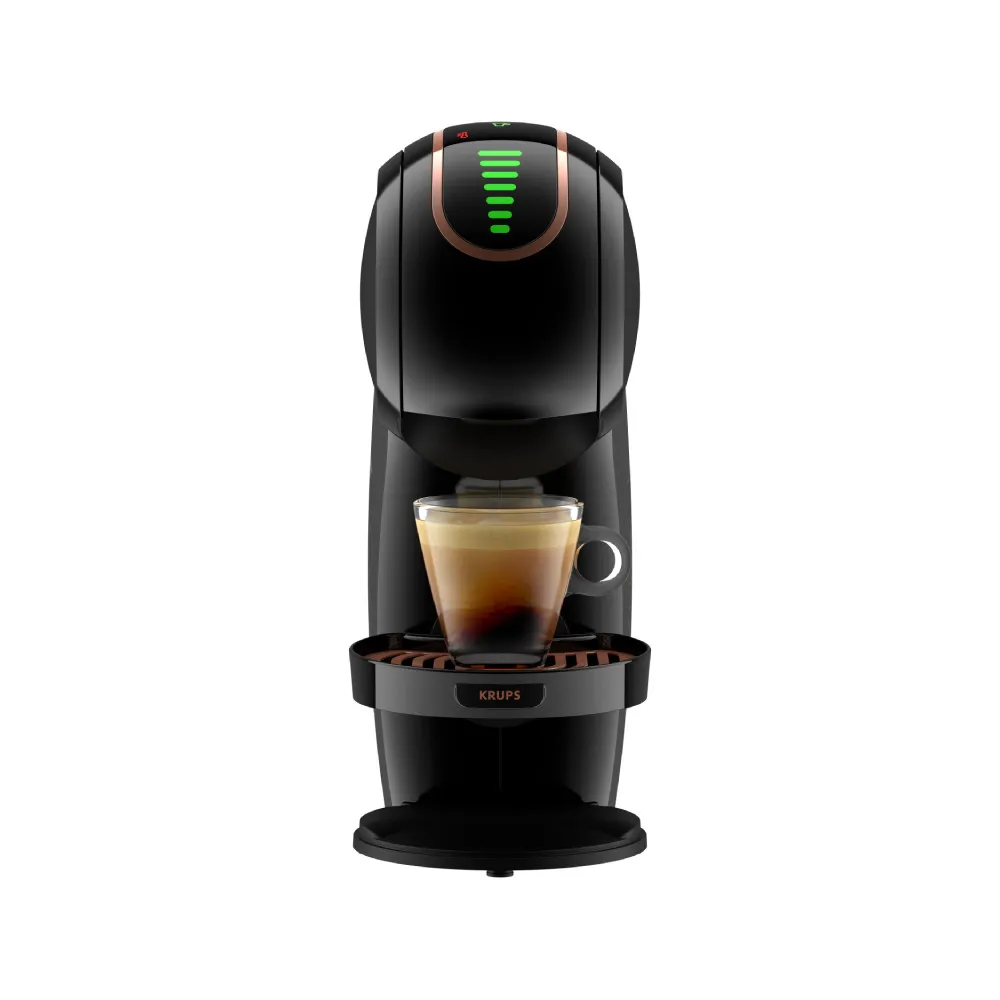ด้านหน้า NESCAFE DOLCE GUSTO GENIO S SHARE กำลังชงเอสเปรสโซในแก้วใส