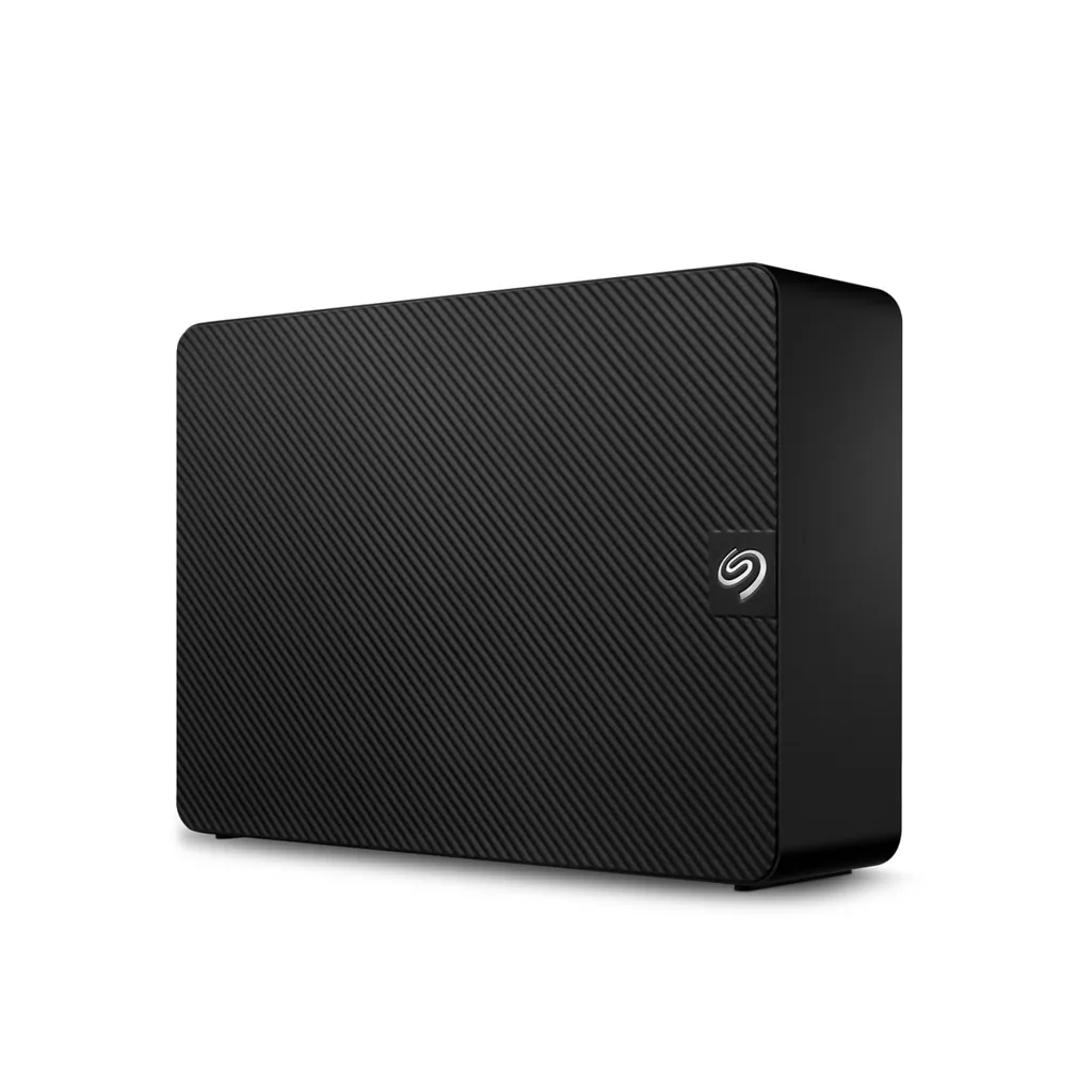 ตัวเครื่อง ฮาร์ดดิสก์ภายนอก Seagate Expansion 24TB สีดำลายเฉียง วางมุมเฉียงบนพื้นหลังสีขาว